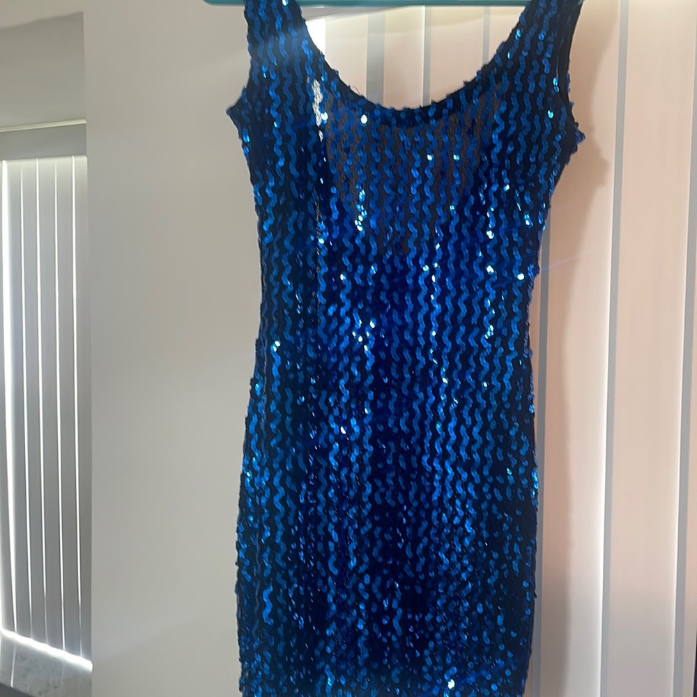 Blue sequin homecoming dress size med
